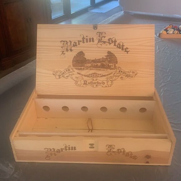Great Wooden Wine Crate - Picture 4 of 5